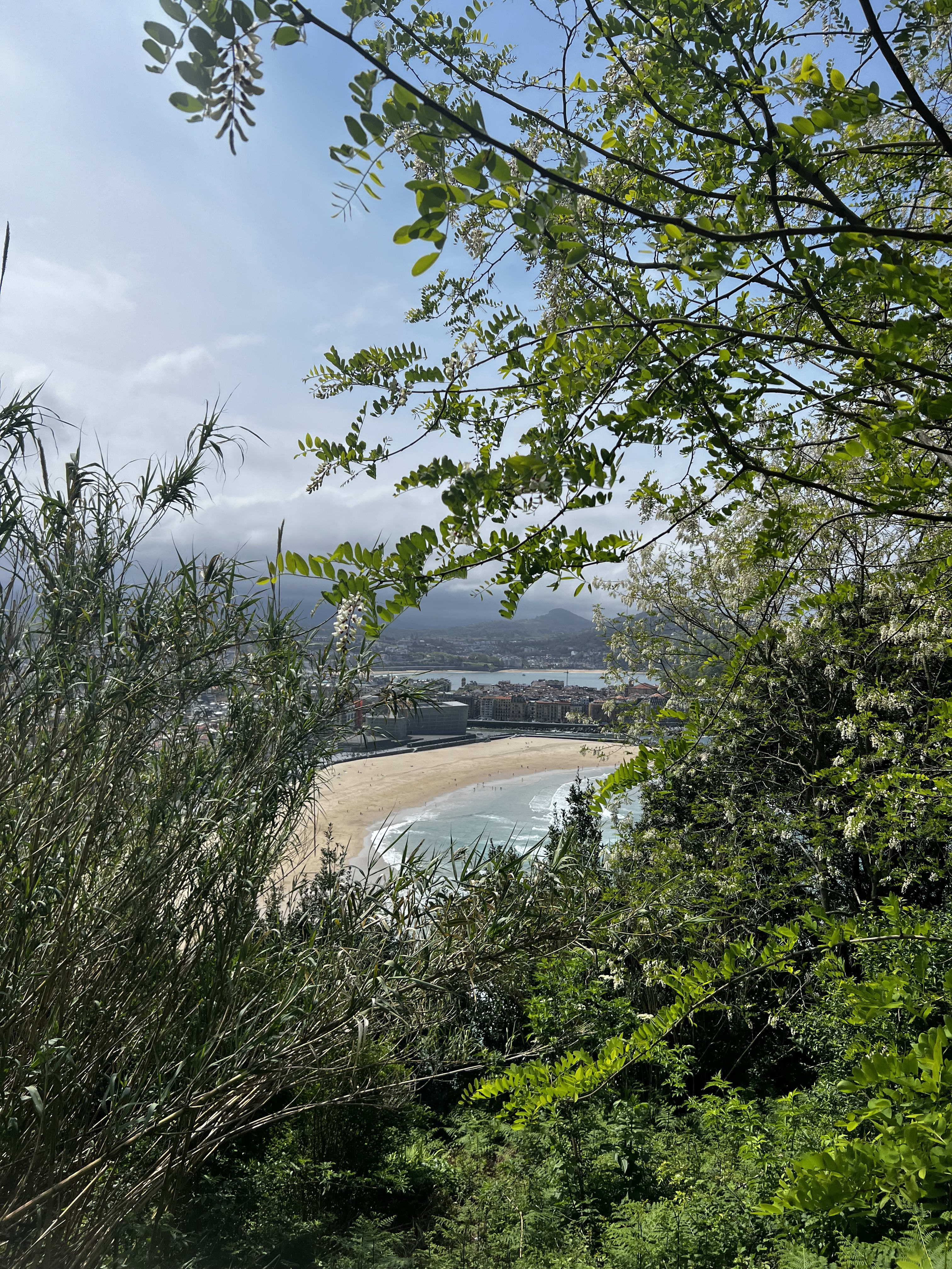 Uitzicht op surfspot Zurriola
