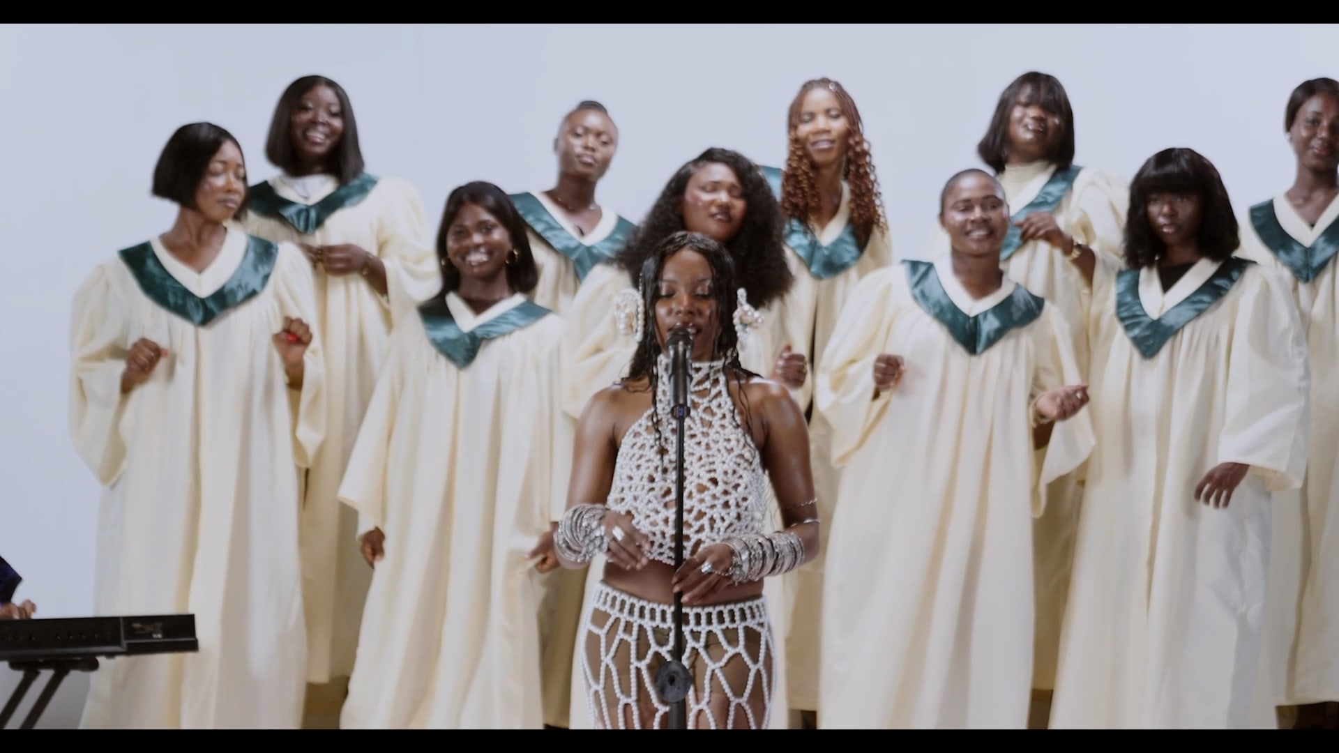 WINNY _PICTURE PERFECT  - Image 6