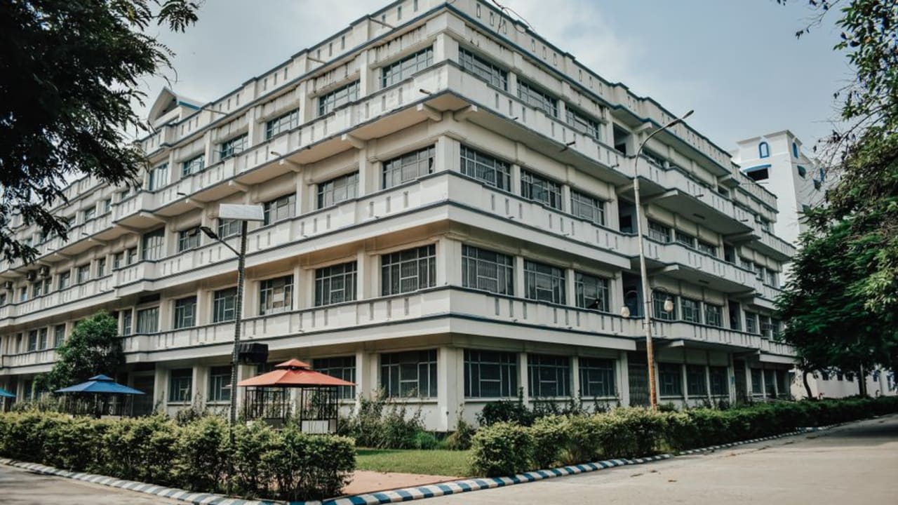 Waterproofing Costs Per Sq Ft in Lucknow: A Smart Homeowner's Guide