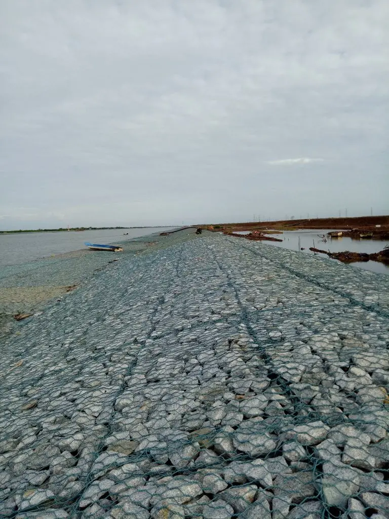 Rọ thảm đá trong công tác lót kênh mương thủy lợi và bảo vệ đê điều