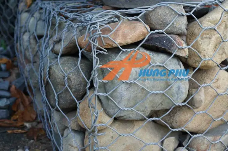 Rọ thép - Hay còn gọi là rọ đá lưới thép xoắn đôi, giải pháp kè mềm trong xây dựng tường chắn trọng lực