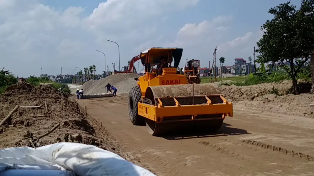 Vải địa kỹ thuật gia cường khối đắp trên nền đất yếu