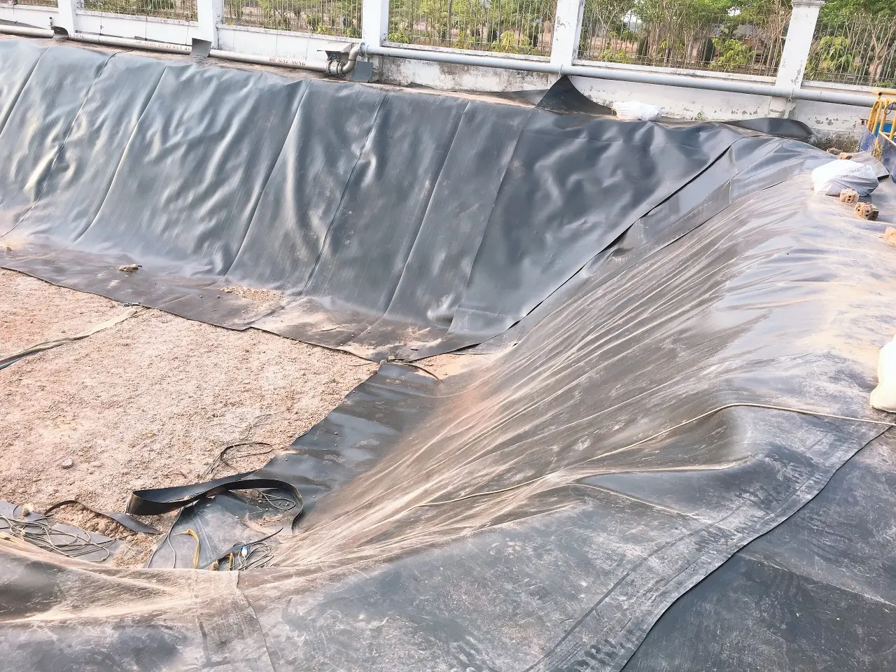 Màng chống thấm HDPE giá rẻ Lựa chọn đúng mang lại lợi ích lớn