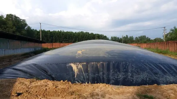 Thi công hầm biogas bằng màng HDPE giá rẻ - Những điều cần lưu ý Thi công hầm biogas bằng màng HDPE giá rẻ - Những điều cần lưu ý