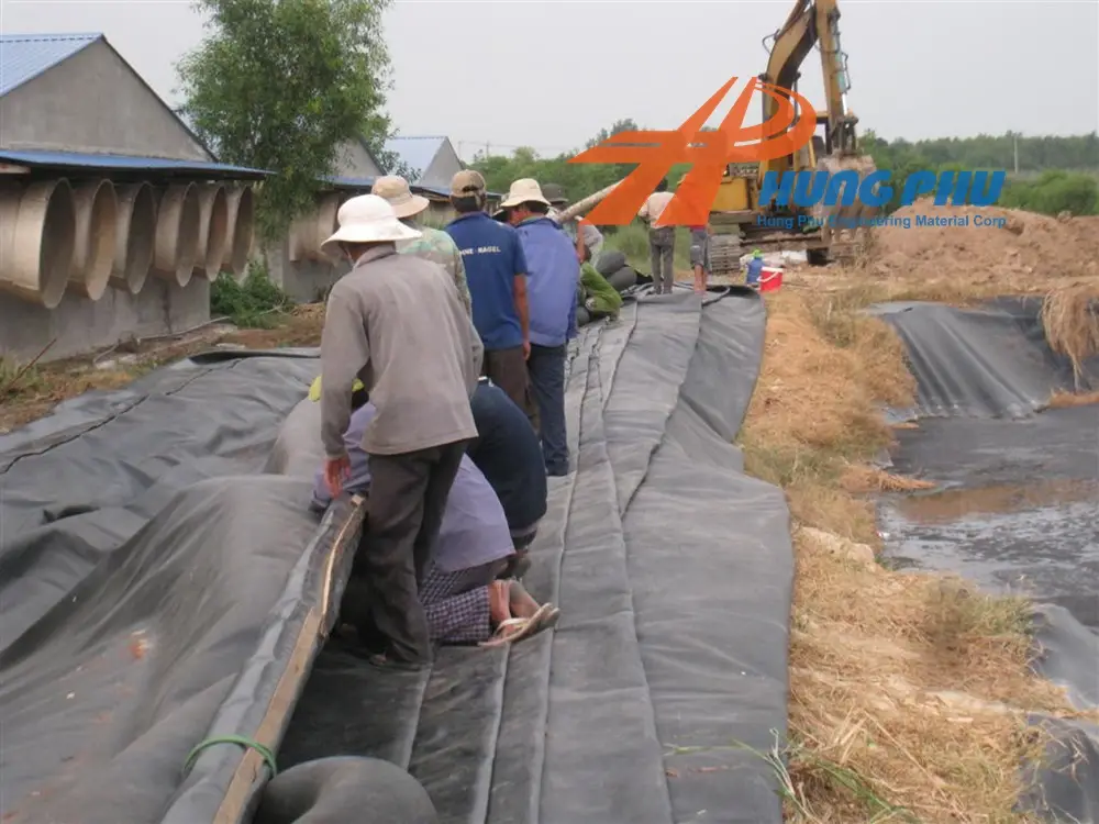 Thi công hàn màng chống thấm HDPE - Máy hàn bạt HDPE