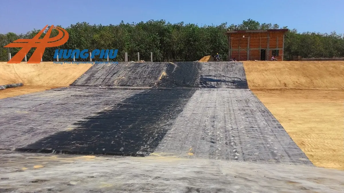 Thi công hàn màng chống thấm HDPE - Máy hàn bạt HDPE