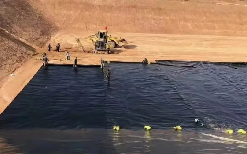 Bạt nhựa chống thấm Giá trị và ứng dụng trong cuộc sống