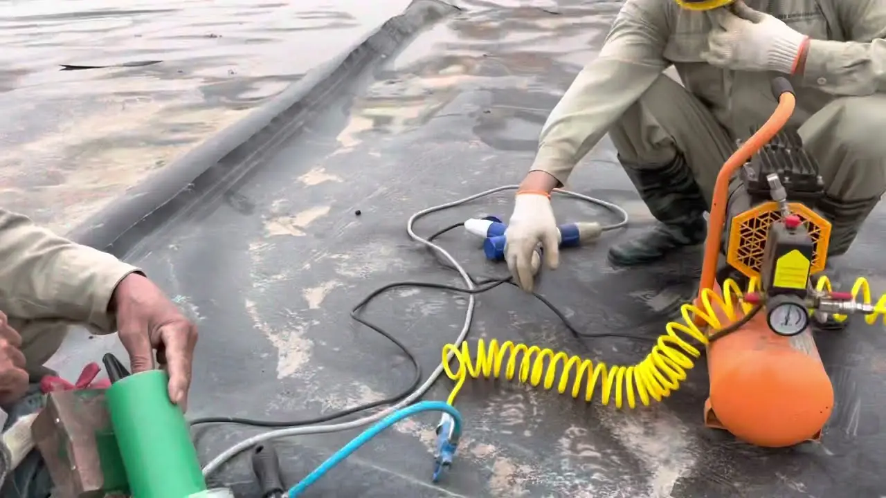 Hàn màng chống thấm HDPE - Các bước thi công và tầm quan trọng của thiết bị hàn