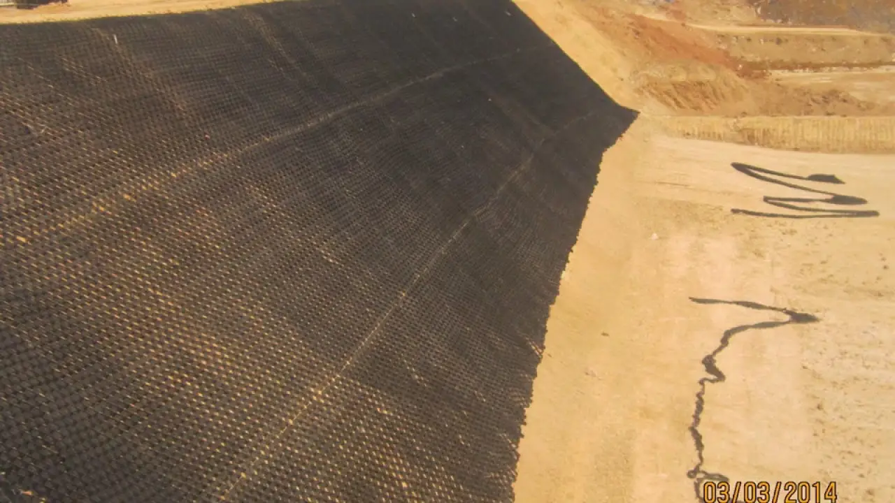 Thi công lưới địa kỹ thuật trong công tác xây dựng công trình cầu đường