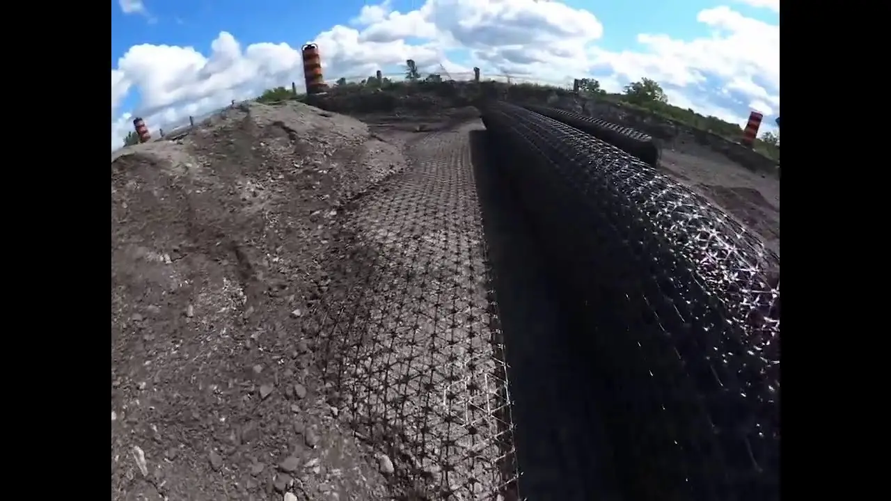 Thi công lưới địa kỹ thuật trong công tác xây dựng công trình cầu đường