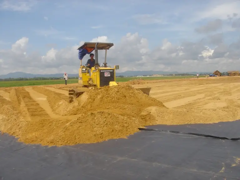 Vải địa kỹ thuật dệt PP25 ứng dụng, công nghệ sản xuất và các đặc tính kỹ thuật