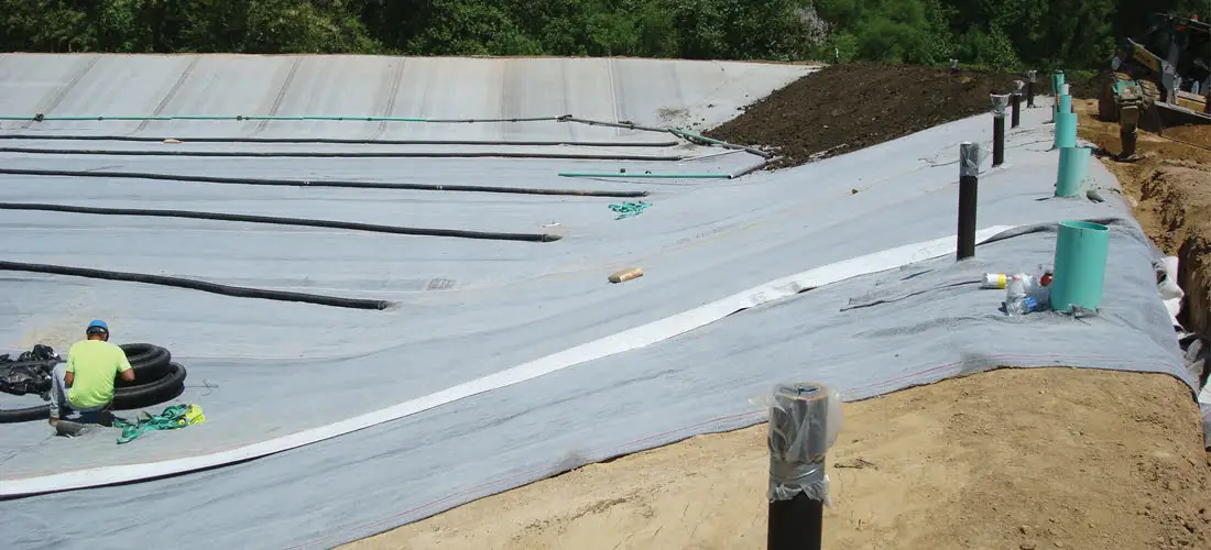 Màng chống thấm Bentonite nhập khẩu và giải pháp thay thế bạt HDPE