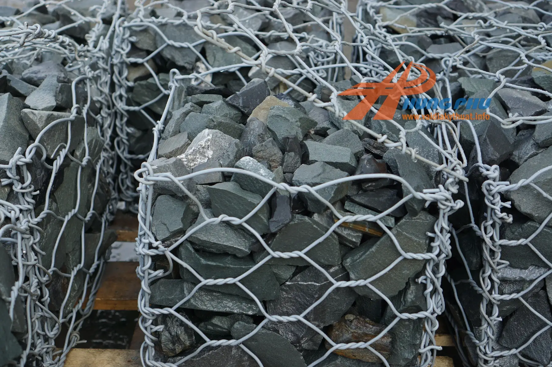 Rọ đá trang trí tường