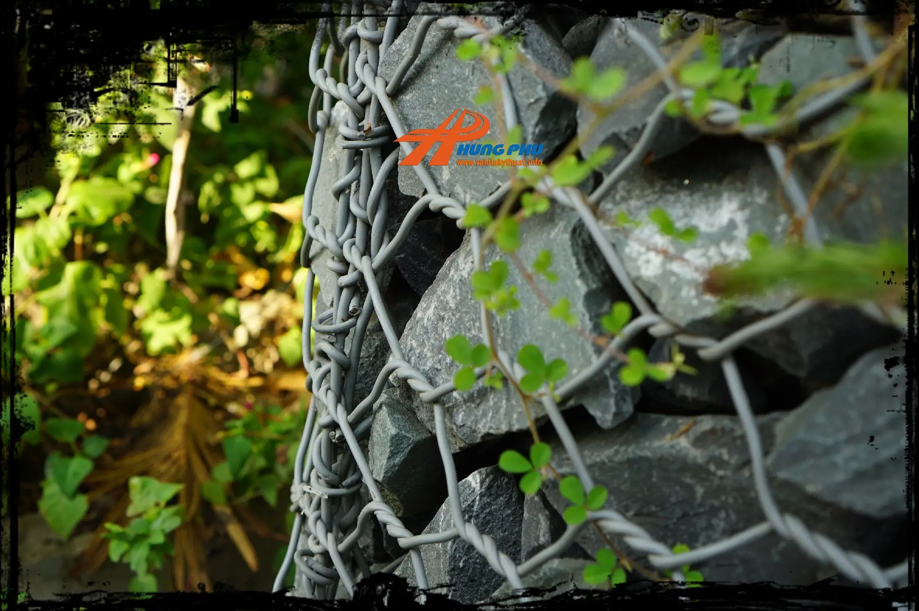 Rọ đá trang trí tường cảnh quan