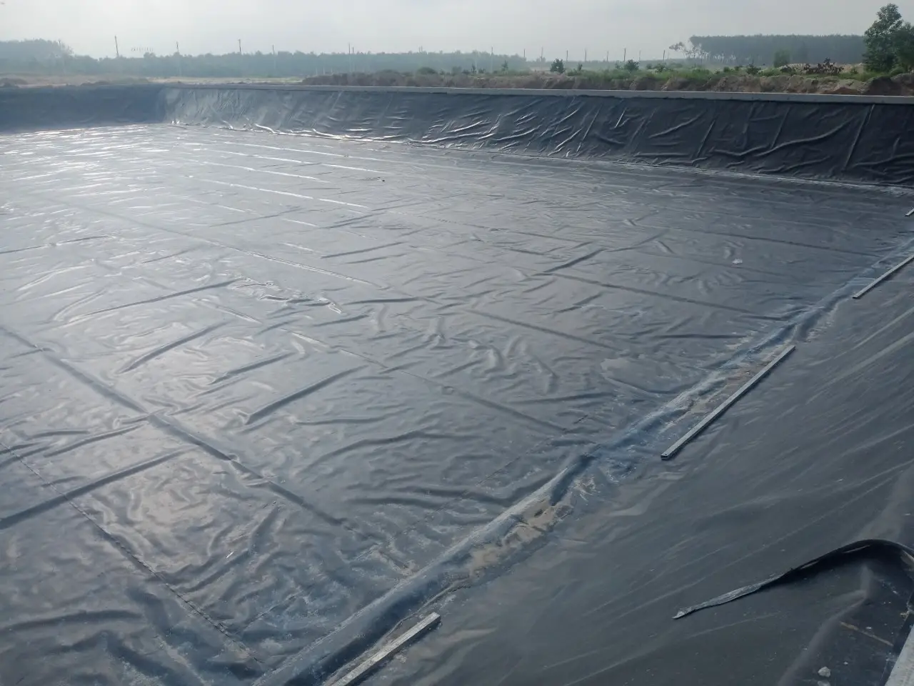 Vải địa kỹ thuật chống thấm HDPE là gì ? Ứng dụng chúng như thế nào ?