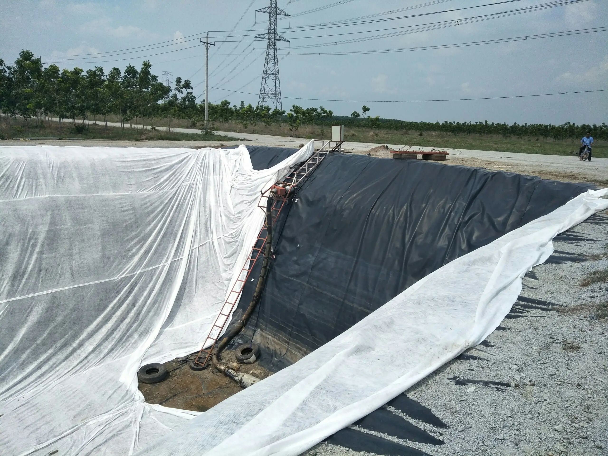 Vải địa kỹ thuật chống thấm HDPE là gì ? Ứng dụng chúng như thế nào ?