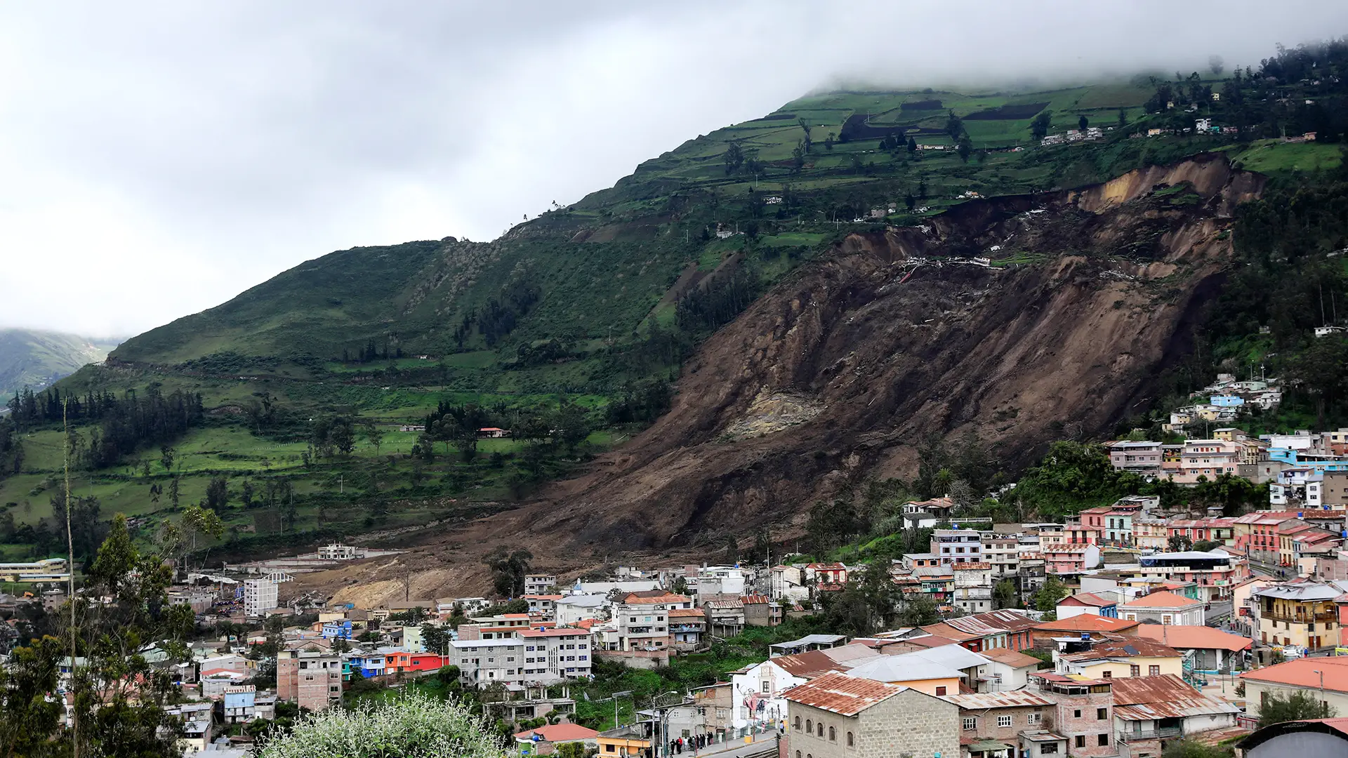 Sạt lở đất Nguyên nhân và tác động