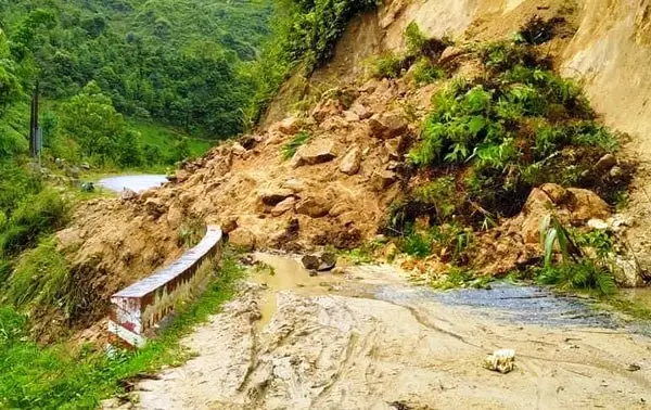 Sạt lở đất là gì ? Những hậu quả của nó mang lại cho con người như thế nào ?