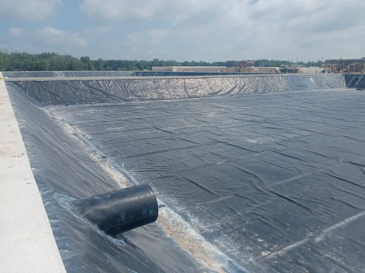 "Lớp Chống Thấm HDPE" - Bảo Vệ Công Trình, Kiến Tạo Tương Lai Bền Vững