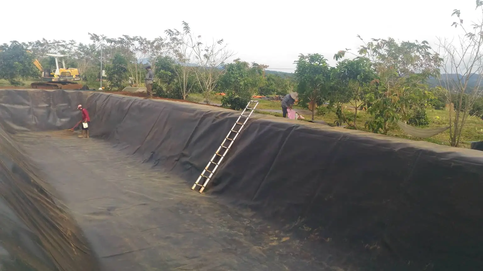 Màng chống thấm HDPE - Giải pháp vàng cho Kênh thủy lợi bền vững