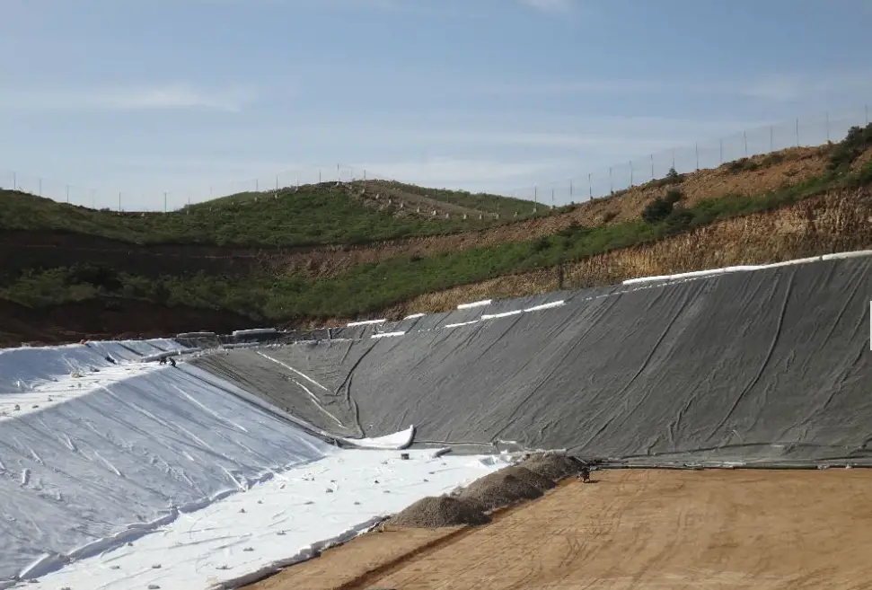 Vải địa kỹ thuật tiếng Anh là gì?