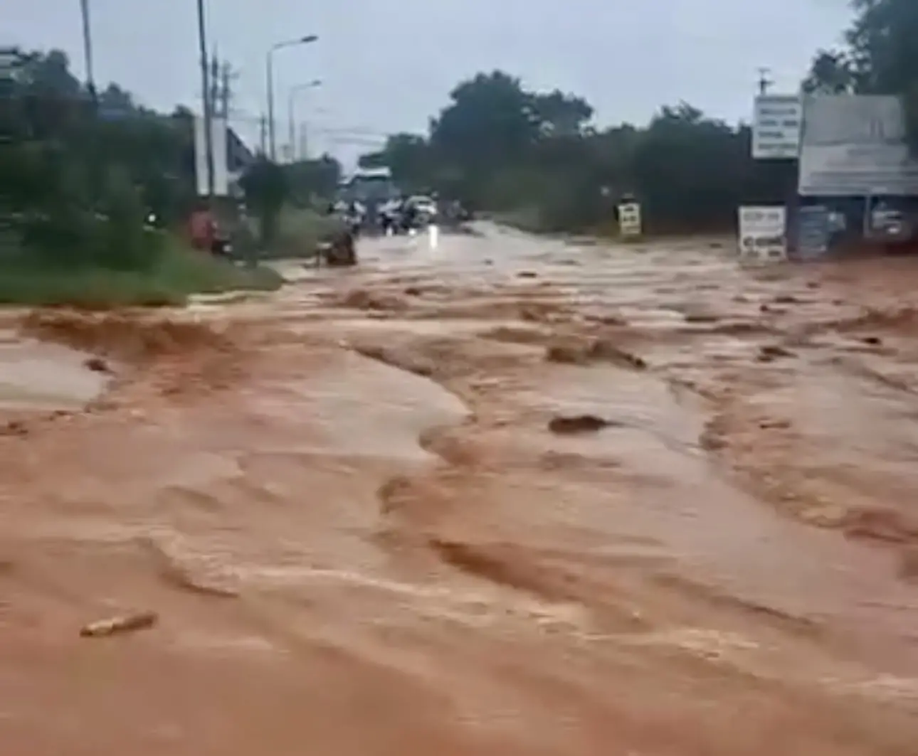 Đất Chảy Là Gì ? Hiểu Rõ Về Hiện Tượng Tự Nhiên Này Và Những Ảnh Hưởng Đến Cuộc Sống Đất Chảy Là Gì ? Hiểu Rõ Về Hiện Tượng Tự Nhiên Này Và Những Ảnh Hưởng Đến Cuộc Sống