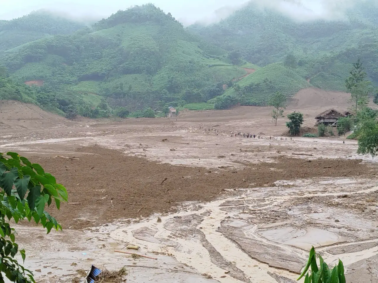 Đất Chảy Là Gì ? Hiểu Rõ Về Hiện Tượng Tự Nhiên Này Và Những Ảnh Hưởng Đến Cuộc Sống Đất Chảy Là Gì ? Hiểu Rõ Về Hiện Tượng Tự Nhiên Này Và Những Ảnh Hưởng Đến Cuộc Sống