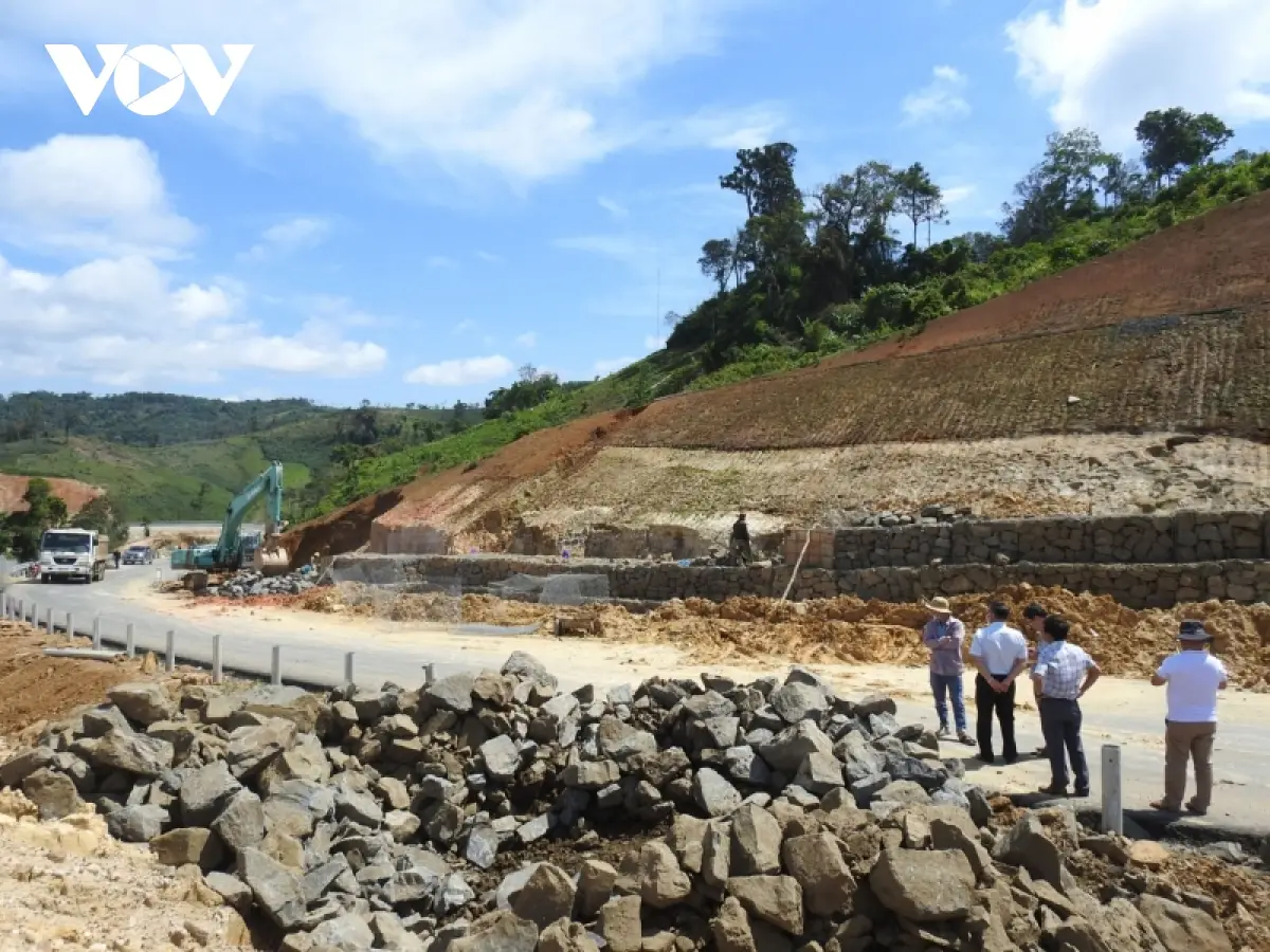 Đất Chảy Là Gì ? Hiểu Rõ Về Hiện Tượng Tự Nhiên Này Và Những Ảnh Hưởng Đến Cuộc Sống Đất Chảy Là Gì ? Hiểu Rõ Về Hiện Tượng Tự Nhiên Này Và Những Ảnh Hưởng Đến Cuộc Sống
