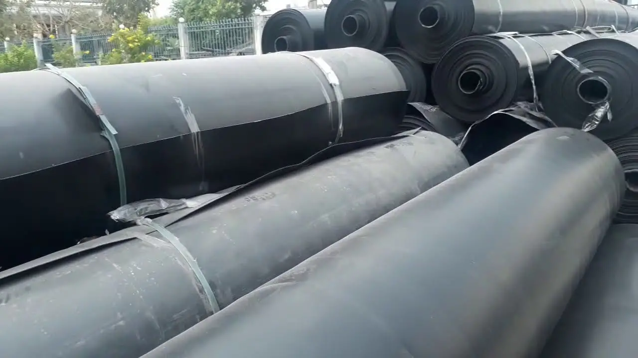 Màng HDPE là gì? Khám phá Vật liệu Chống Thấm và Ứng dụng Đa Dạng
