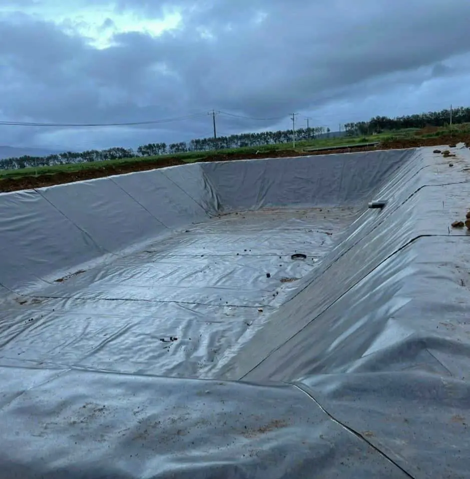 Bạt HDPE - Giải Pháp Chống Thấm Toàn Diện & Hiện Đại Bạt HDPE - Giải Pháp Chống Thấm Toàn Diện Hiện Đại