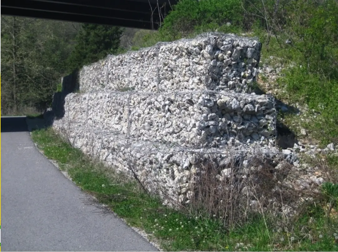 Tường Chắn Rọ Đá Giải Pháp Bền Vững trong Xây Dựng Hạ tầng và Đê Đập 27 Tường Chắn Rọ Đá Giải Pháp Bền Vững trong Xây Dựng Hạ tầng và Đê Đập