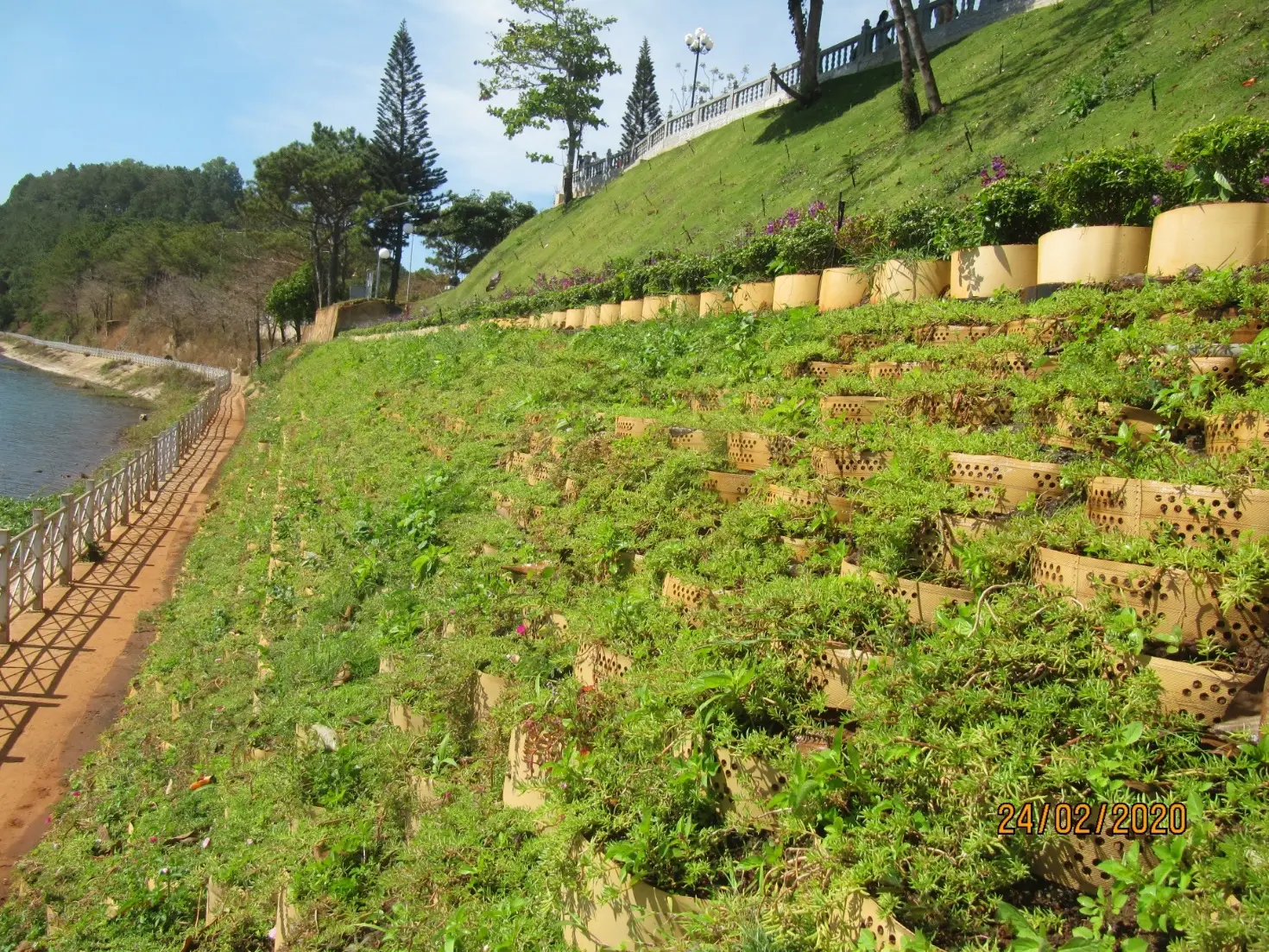 Tường Chắn Rọ Đá Giải Pháp Bền Vững trong Xây Dựng Hạ tầng và Đê Đập 30 Tường Chắn Rọ Đá Giải Pháp Bền Vững trong Xây Dựng Hạ tầng và Đê Đập