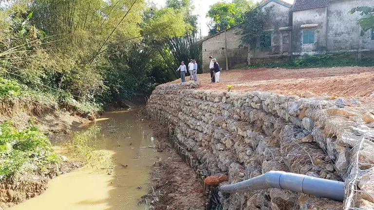 Tường Chắn Rọ Đá Giải Pháp Bền Vững trong Xây Dựng Hạ tầng và Đê Đập 33 Tường Chắn Rọ Đá Giải Pháp Bền Vững trong Xây Dựng Hạ tầng và Đê Đập