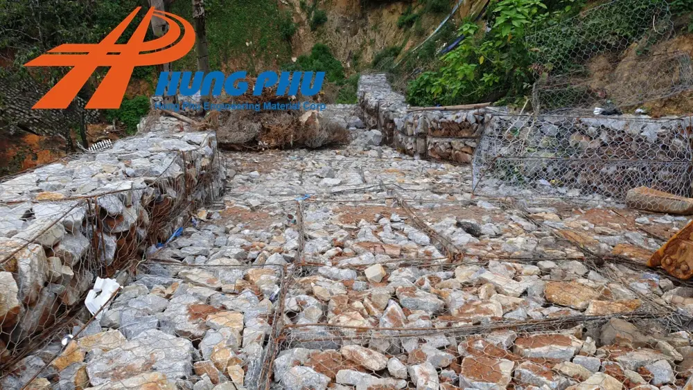 Tường Chắn Rọ Đá Giải Pháp Bền Vững trong Xây Dựng Hạ tầng và Đê Đập 20 Tường Chắn Rọ Đá Giải Pháp Bền Vững trong Xây Dựng Hạ tầng và Đê Đập