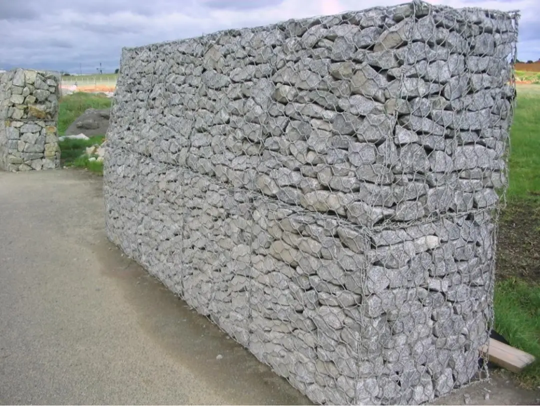 Giá Nhân Công Xếp Rọ Đá Yếu Tố Quan Trọng trong Công Trình Địa Kỹ Thuật