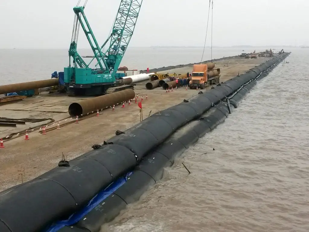 Ống Vải Địa Geotube Giải Pháp Bền Vững Cho Lấn Biển