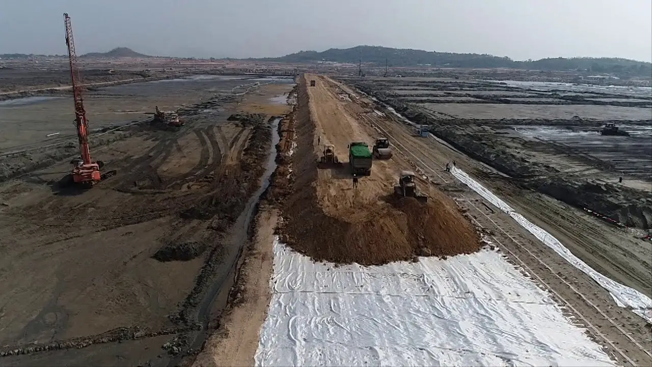 Bấc thấm kết hợp gia tải trước - Giải pháp mạnh mẽ cho nền đất yếu