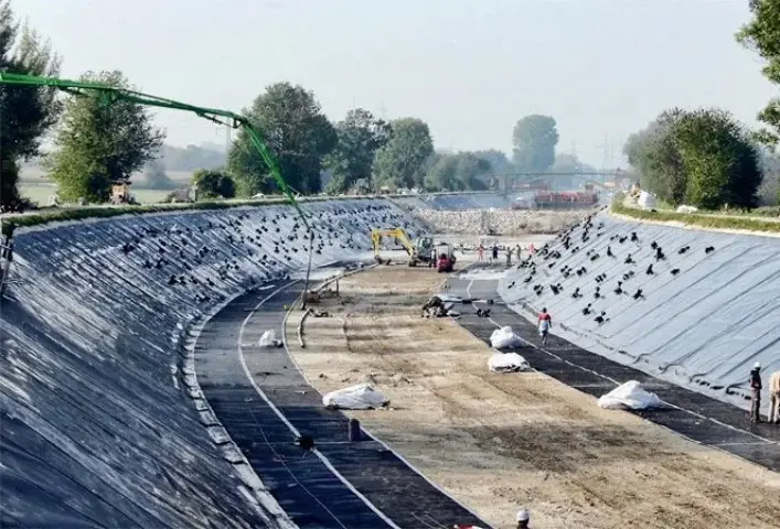 Màng HDPE 1mm – Giải Pháp Chống Thấm Toàn Diện  Bền Vững