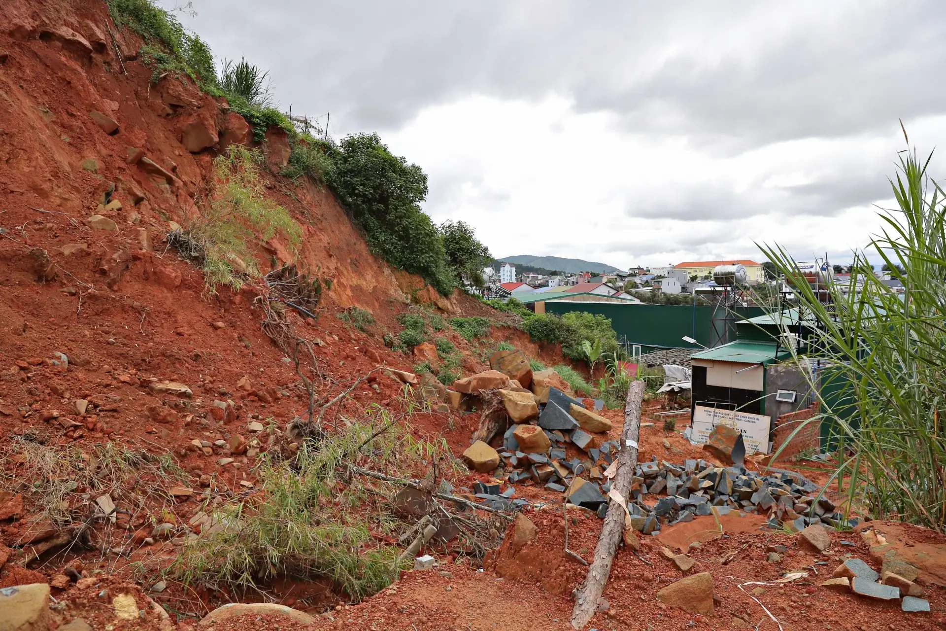 Đất trượt là gì? Nguyên nhân, tác hại và cách phòng tránh