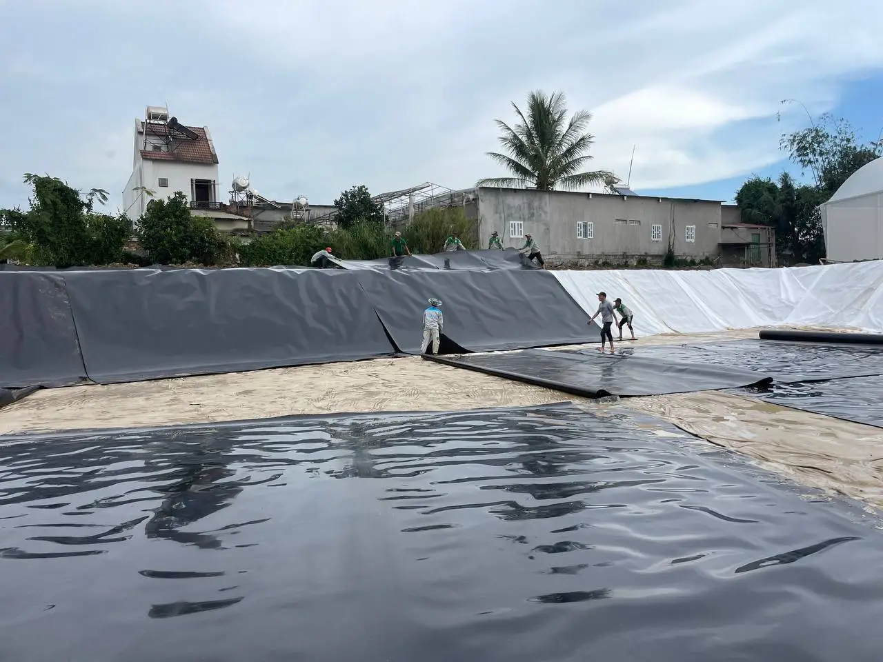 Bạt HDPE 1mm Giải Pháp Toàn Diện Cho Xây Dựng Bảo Vệ Môi Trường