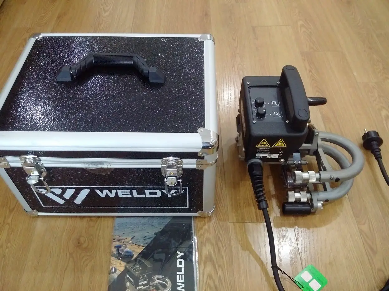 Máy hàn bạt nhựa PVC - Dịch cho thuê máy hàn bạt PVC từ Hưng Phú