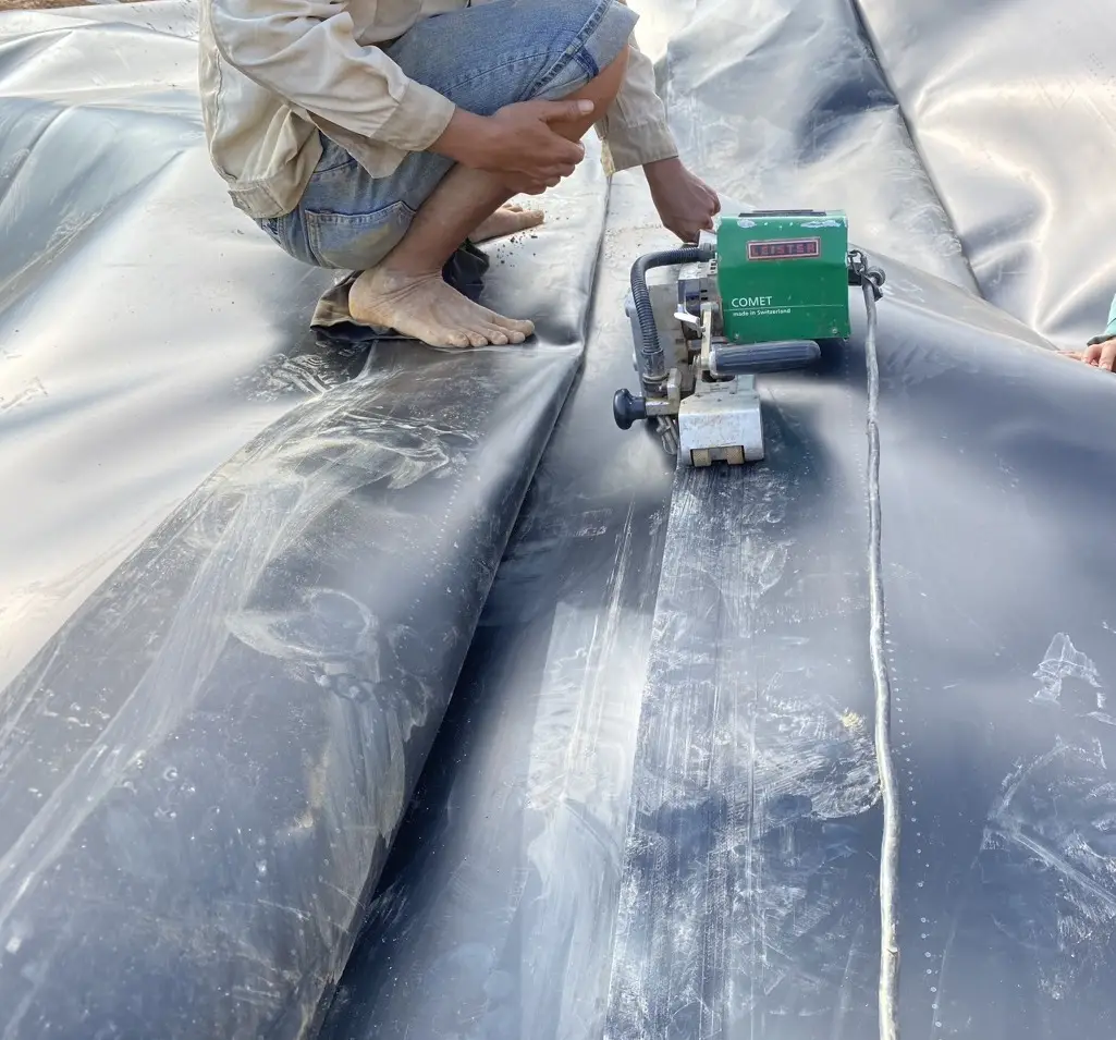 Màng chống thấm HDPE GSE HDX - Giải pháp hàng đầu cho công trình bền vững 15 Màng chống thấm HDPE GSE HDX - Giải pháp hàng đầu cho công trình bền vững