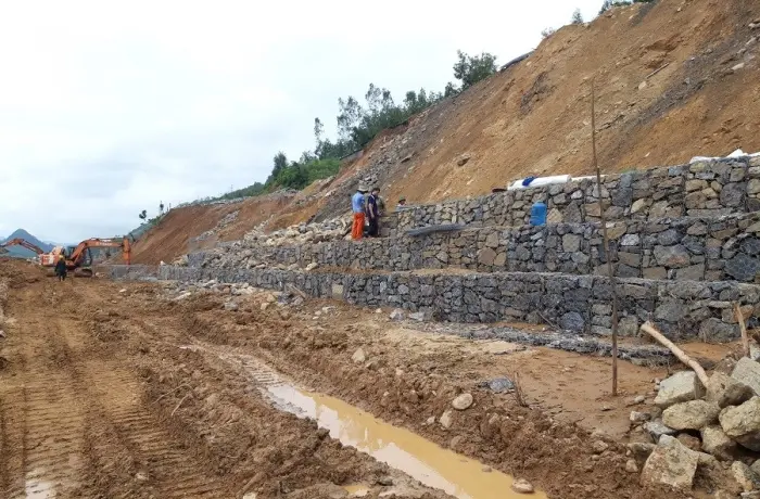 Thi công rọ đá Nghệ thuật kiến tạo bền vững - Bảo vệ thiên nhiên