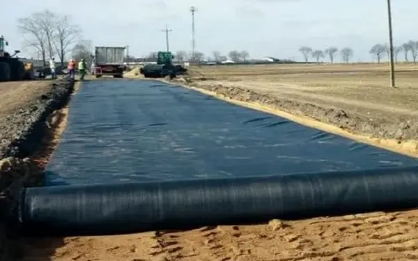 Vải Bạt Địa Kỹ Thuật - Giải Pháp Xanh cho Xây Dựng và Môi Trường