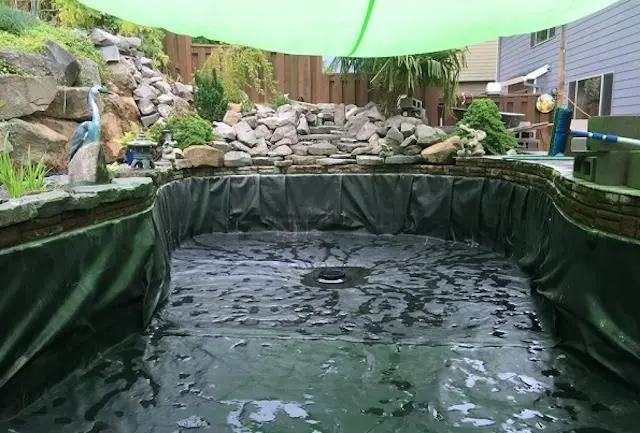 Bạt HDPE Là Gì - Giải Pháp Vàng Cho Nông Nghiệp  Xây Dựng Bền Vững