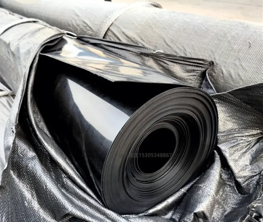 Bạt HDPE Đen - "Áo Giáp" Đa Năng Bảo Vệ Mọi Công Trình, Mùa Màng 13 Bạt HDPE Đen -