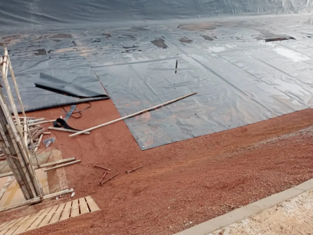 Giá Màng HDPE - Bí Ẩn Đằng Sau Tấm Nhựa Kỳ Diệu