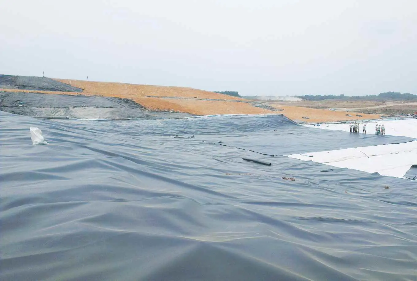 "Lớp Chống Thấm HDPE" - Bảo Vệ Công Trình, Kiến Tạo Tương Lai Bền Vững