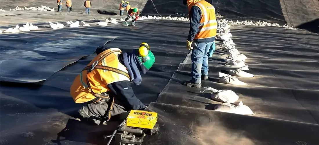 Màng Chống Thấm HDPE 0.5 mm - Lá Chắn Vững Chãi Cho Mọi Công Trình