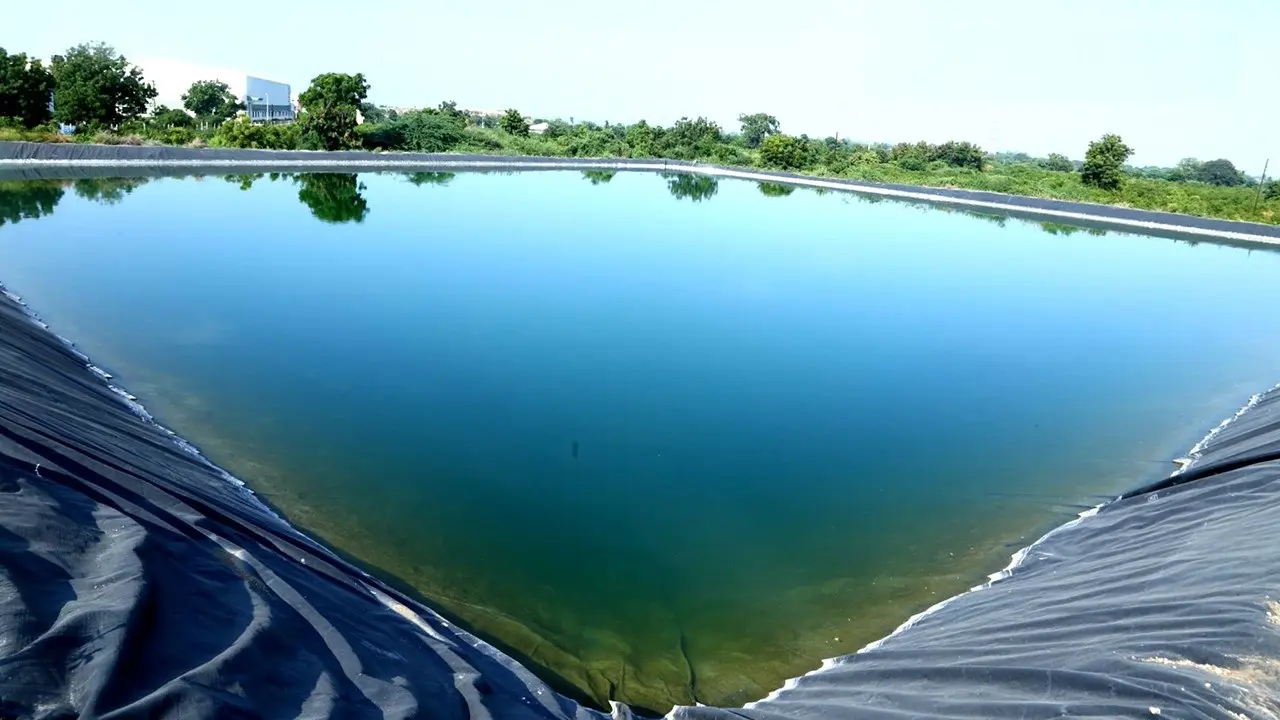 Bạt HDPE Màu Xanh - Giải Pháp Vàng Cho Mọi Công Trình - Nông Nghiệp